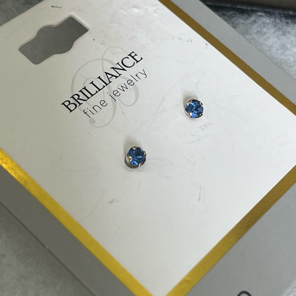 14KT solid Gold blue stud earrings
